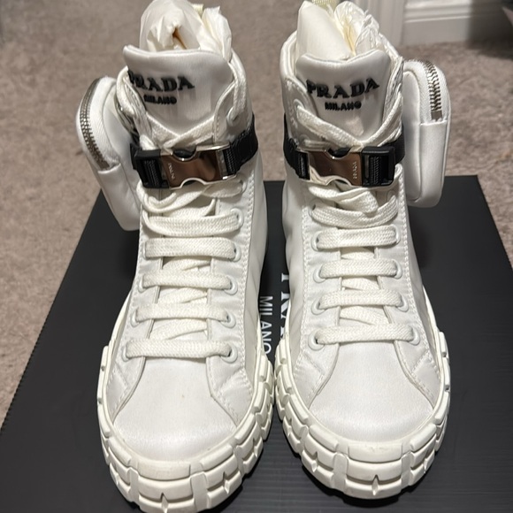 PRADA Wheel Re-Nylon Gabardine Sneakers w/ Pouch (Size 37) - Picture 4 of 5